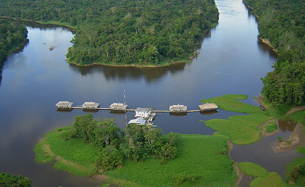 Uacari-Floating-Lodge